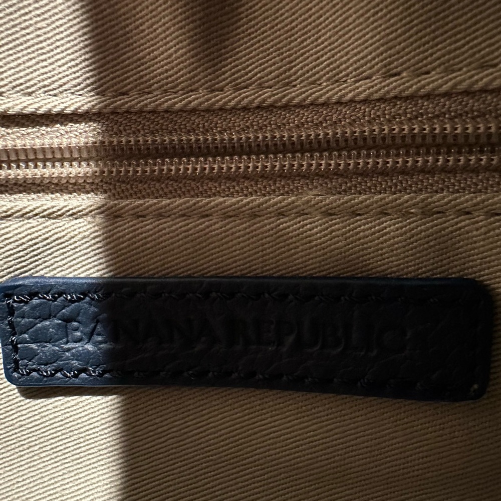 Beautiful NWOT Banana Republic navy blue clutch - Picture 5 of 10